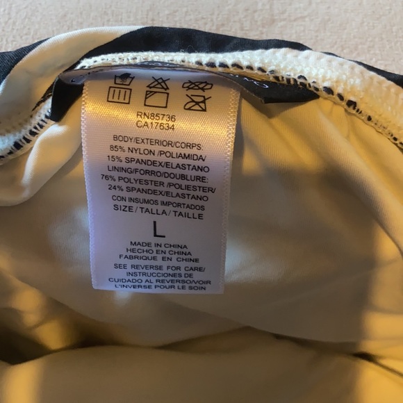 Women’s swim bottom. Black/white. large - Picture 2 of 3